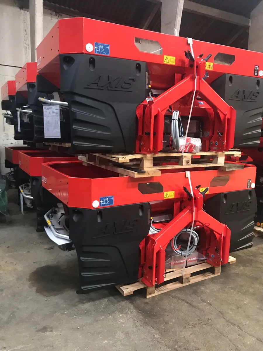 Rauch  fertiliser spreaders available - Image 4