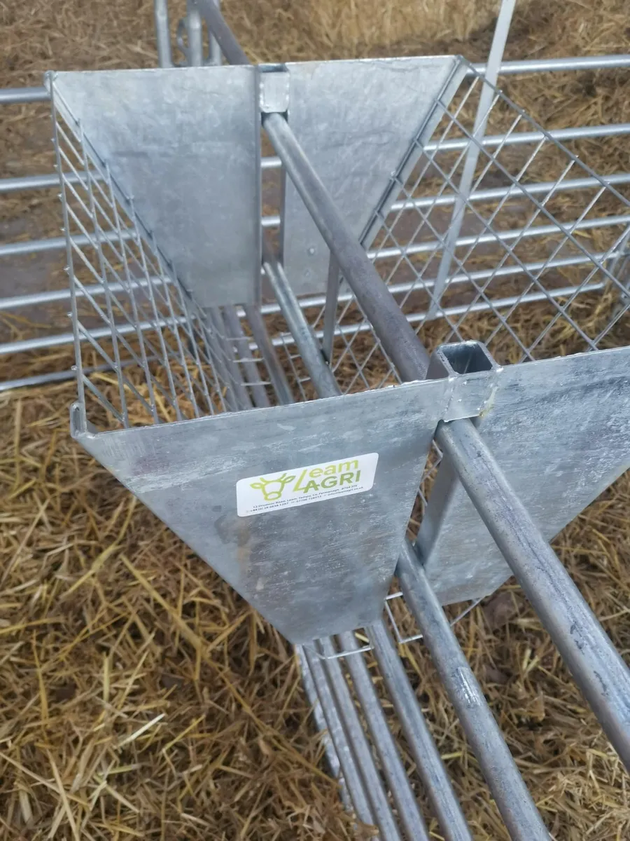 Sheep penning, bucket rings and hayracks - Image 4