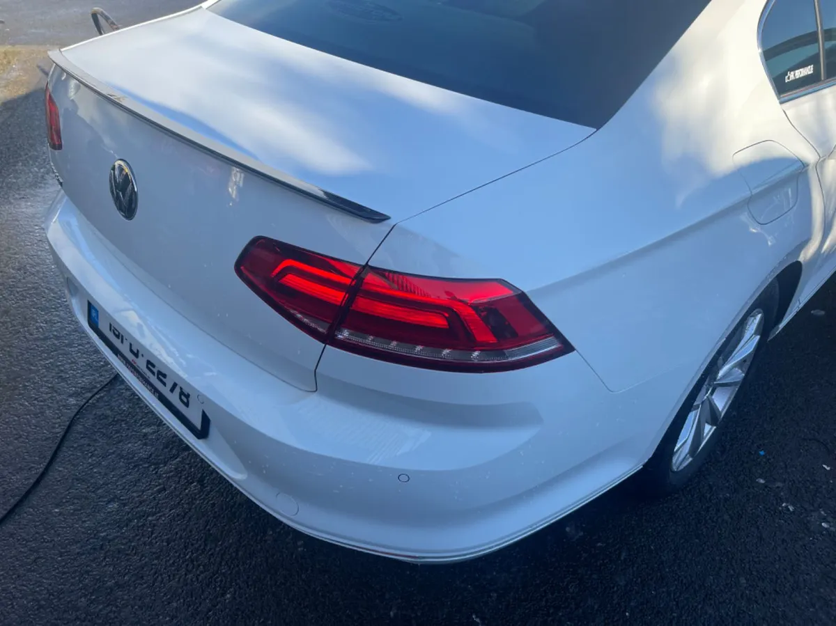 Vw Passat boot spoiler gloss Black - Image 1