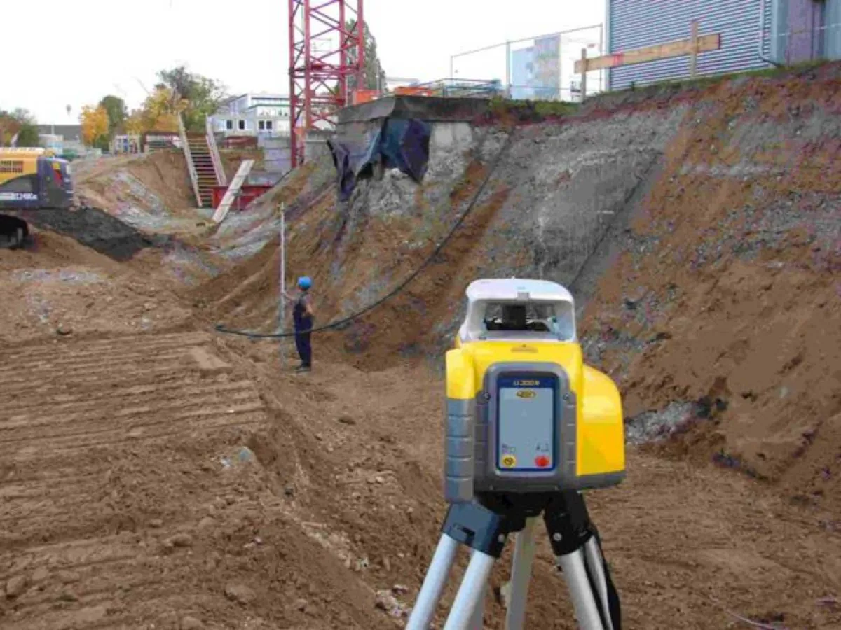 SPECTRA LASER LEVEL TOUGHEST ON THE MARKET - Image 3