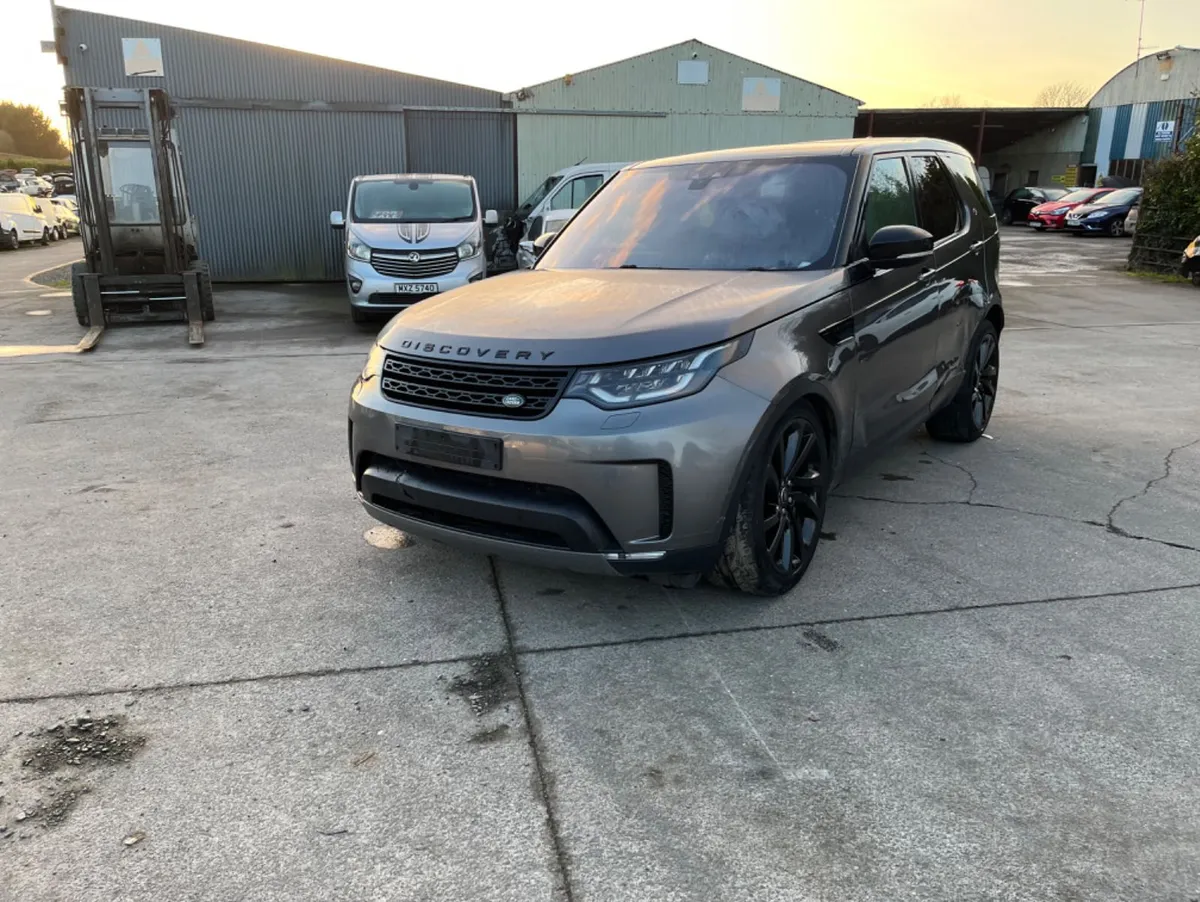 2018 Land Rover Discovery 3.0 HSE TD6  7seater - Image 2
