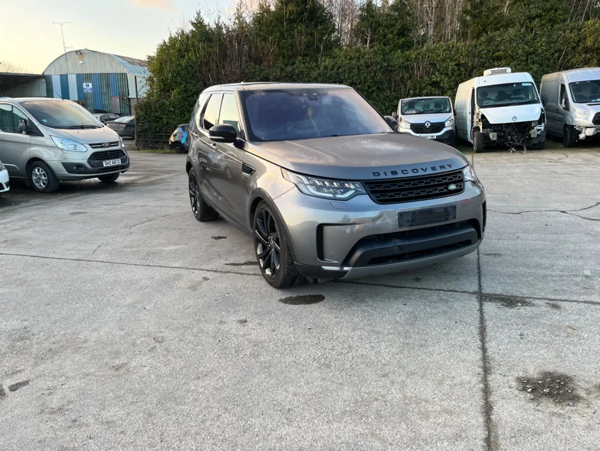 2018 Land Rover Discovery 3.0 HSE TD6  7seater - Image 3