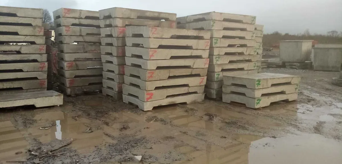 Cubicle Beds / bases  - 6ft 6 in to 8ft  Long - Image 1