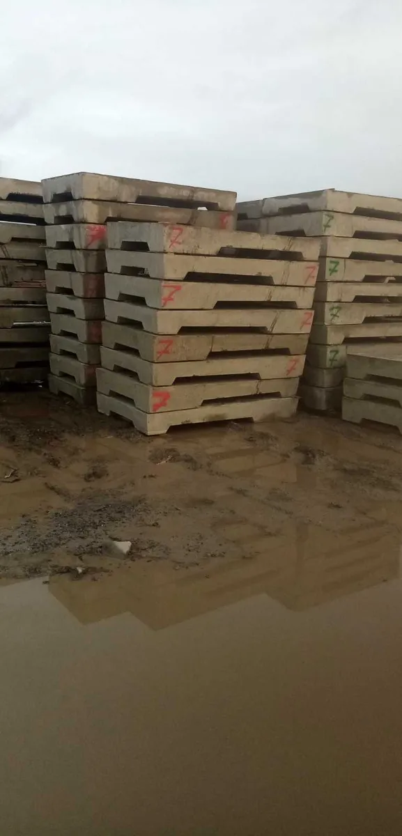 Cubicle Beds / bases  - 6ft 6 in to 8ft  Long - Image 2