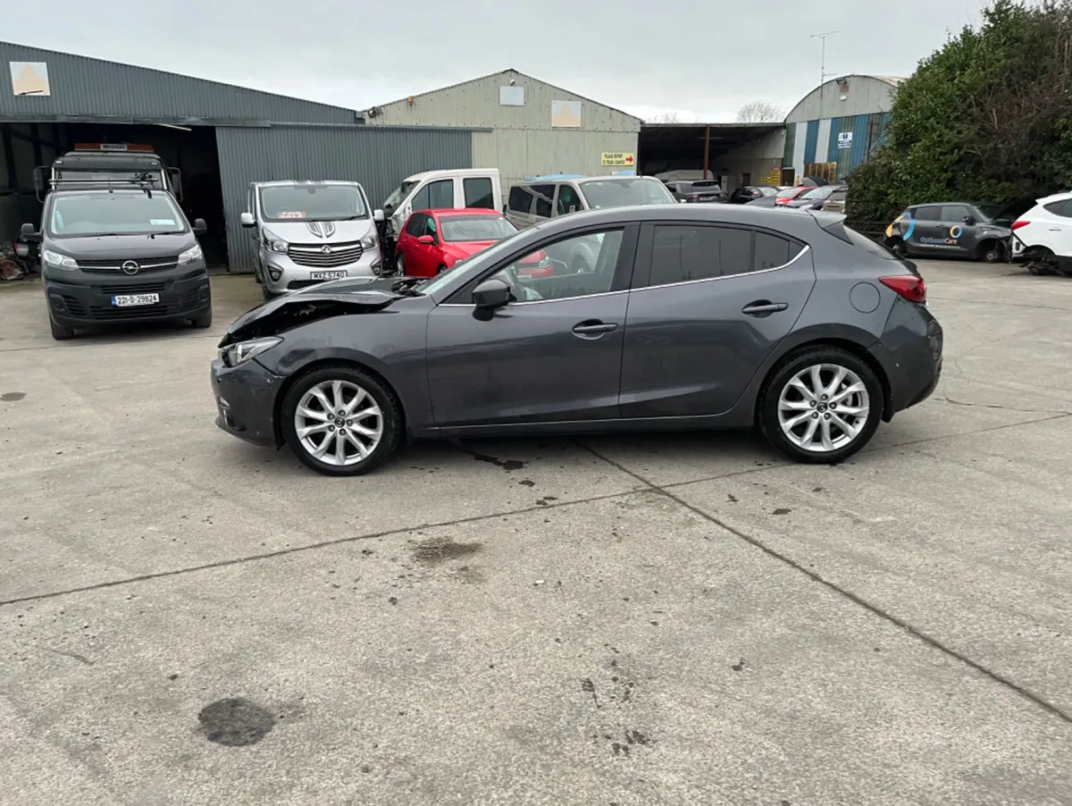 2016 Mazda 3 sport Nav  2.2 DSL - Image 2