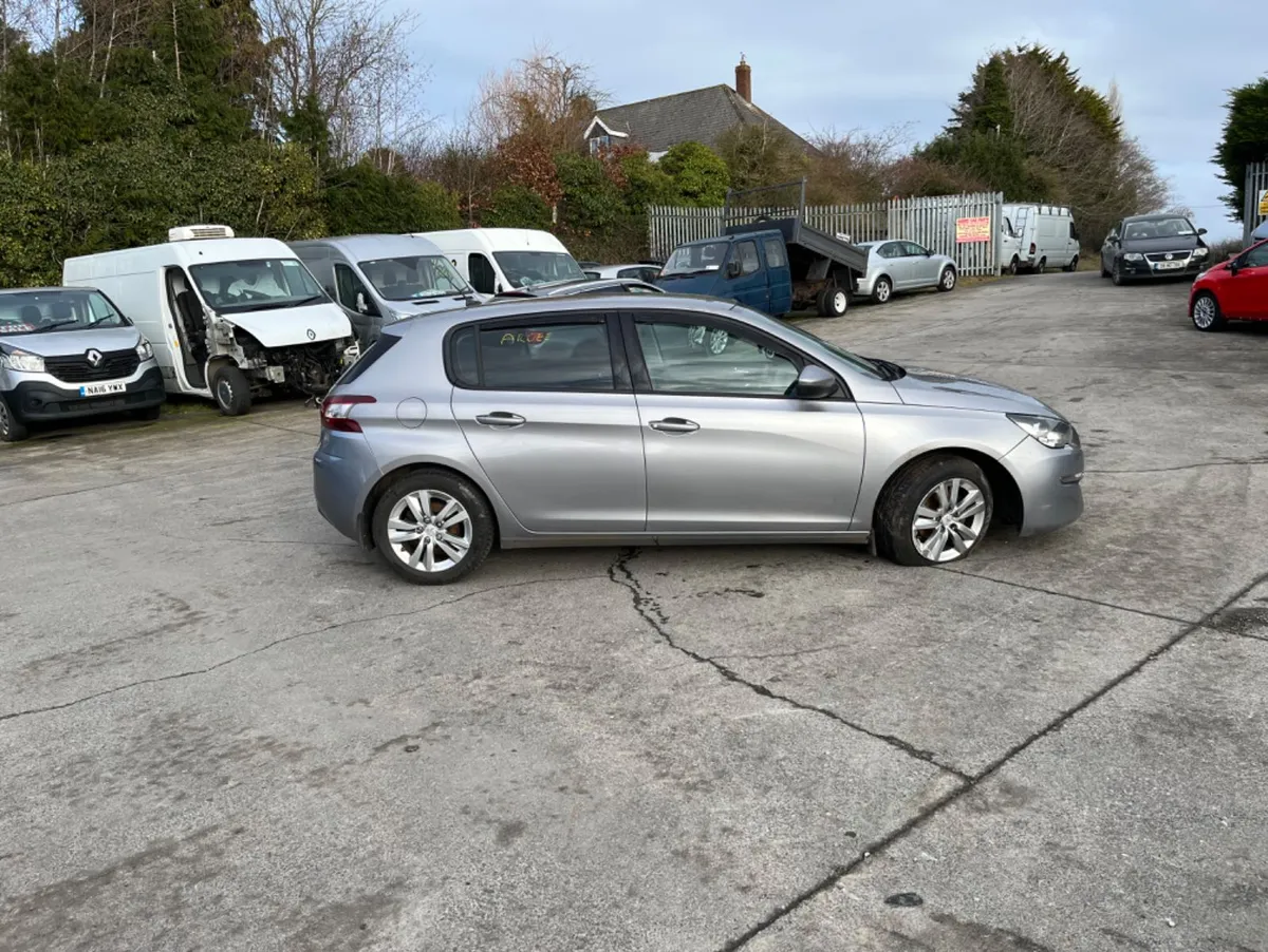 2014 Peugeot 308 1.6 HDI - Image 2