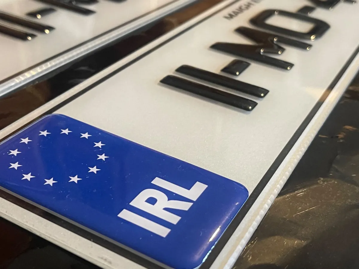 Vw golf mk6 r20 front bumper grill & headlights - Image 4