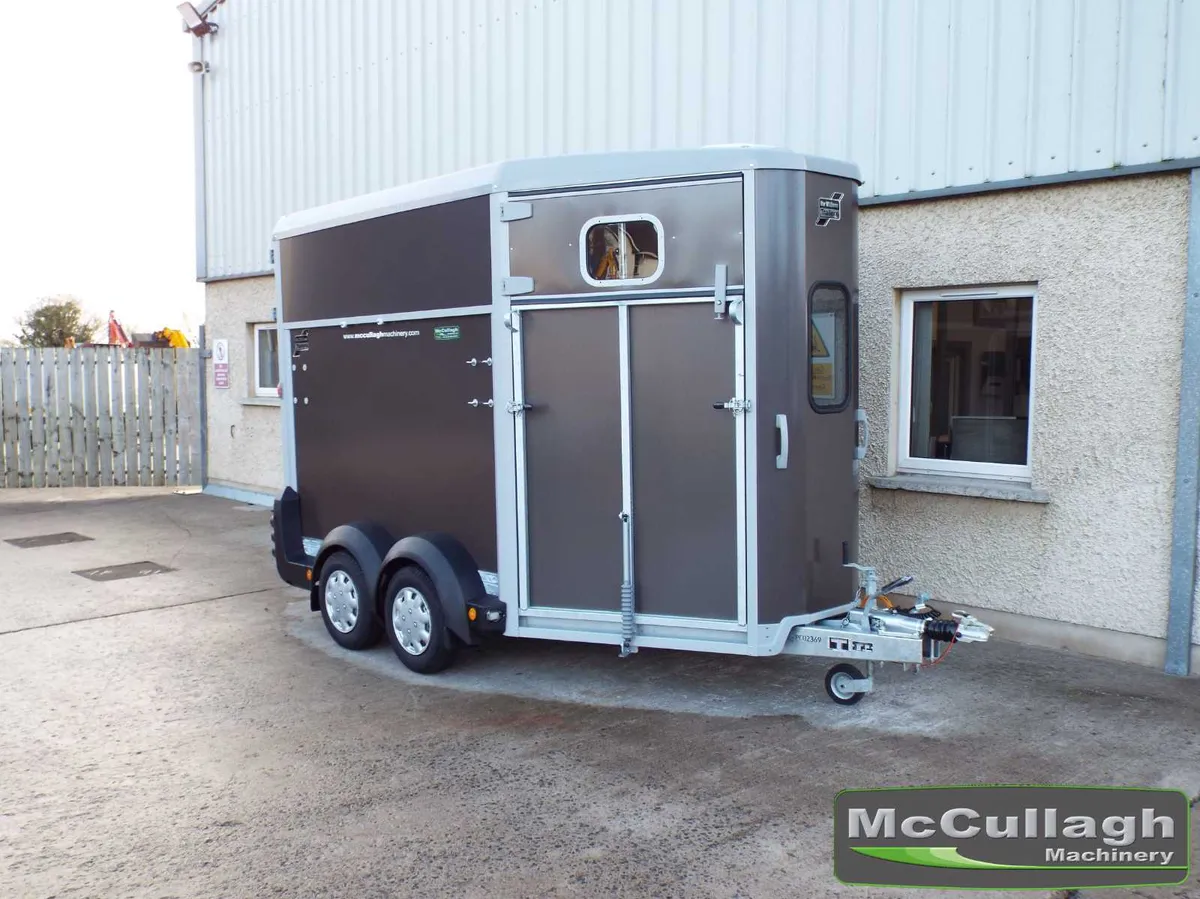 New Ifor Williams HB511 Horsebox - Image 1