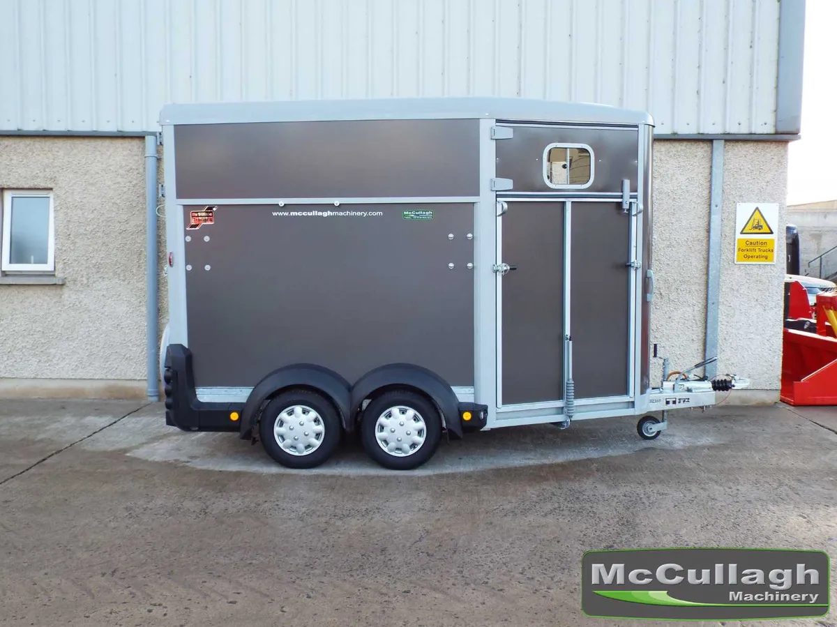 New Ifor Williams HB511 Horsebox - Image 2