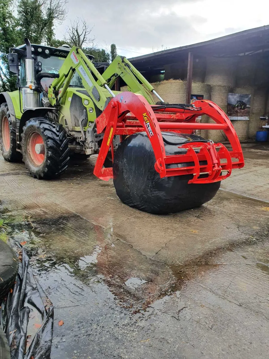 SALE on Demo Bale Slice - Image 3