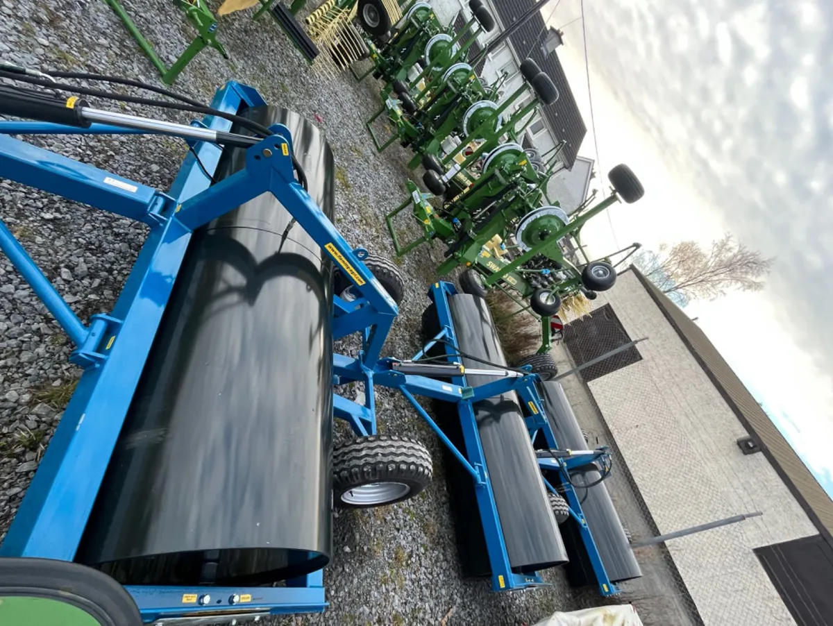 Fleming roller on wheels - Image 2