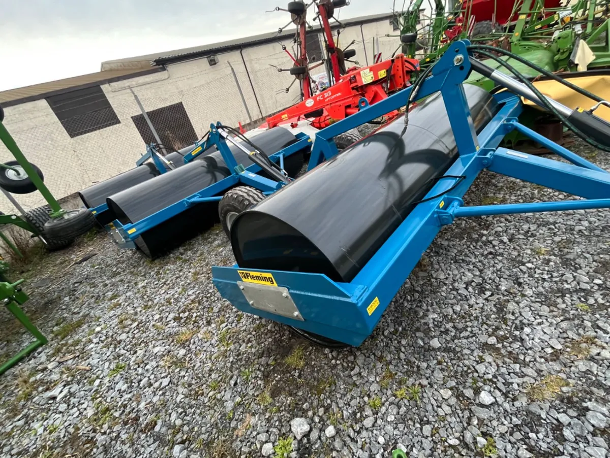 Fleming roller on wheels - Image 1