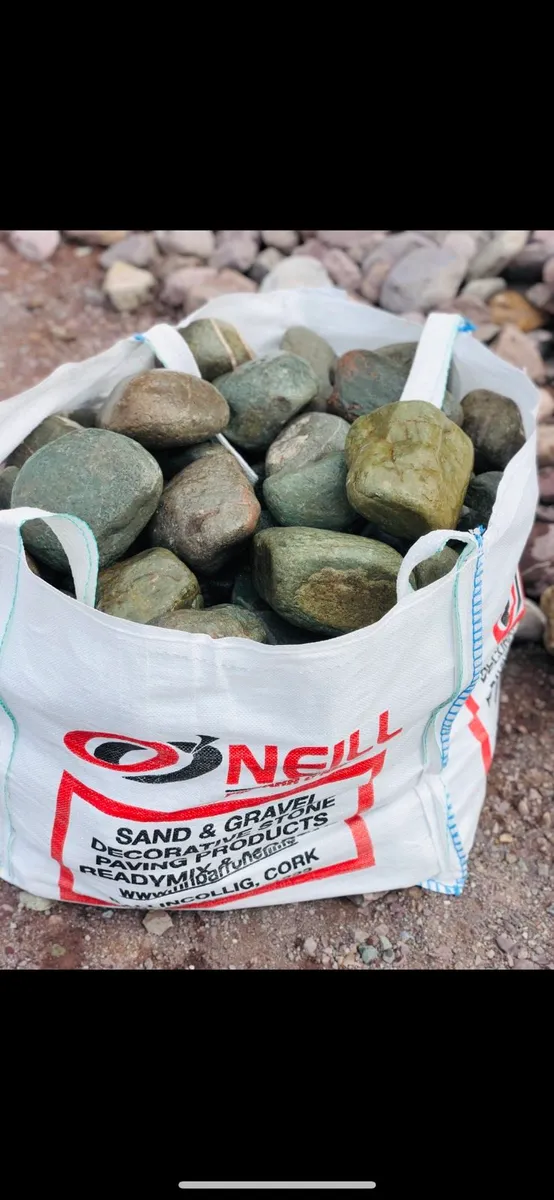 Plum slate stone, beach pebbles, boulders, chips. - Image 1