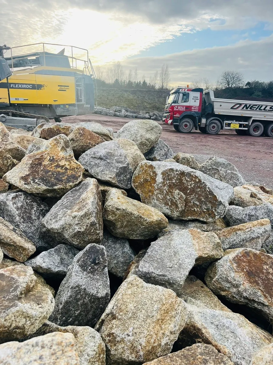 Plum slate stone, beach pebbles, boulders, chips. - Image 3