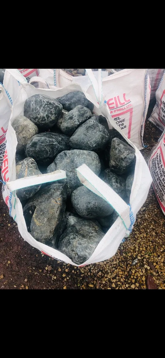 Plum slate stone, beach pebbles, boulders, chips. - Image 1