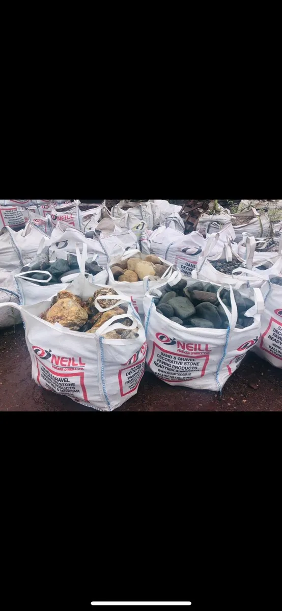 Stone plum slate cobbles pebbles rocks boulders - Image 1