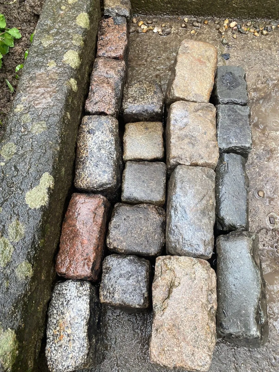 KERBING- Cobbles, HUGE Variety - Image 1