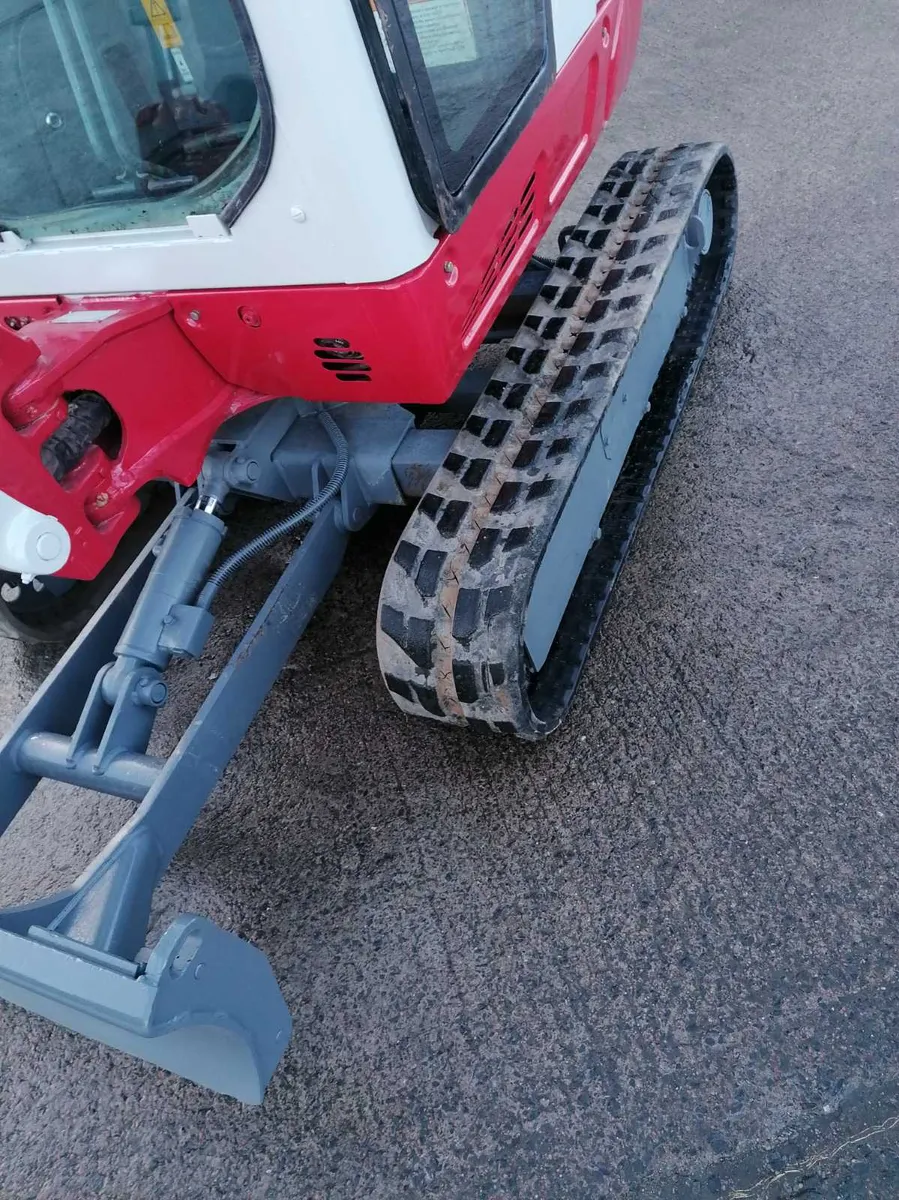 Takeuchi TB216 cab #14004407 - Image 3