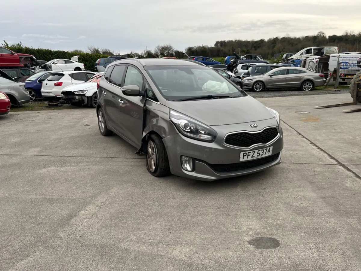 2013 KIA CARENS 1.7 CRD 7 seater - Image 2