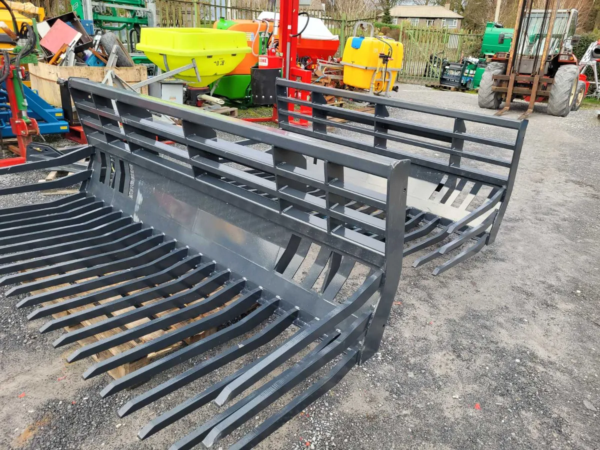 Stone rake - Image 1