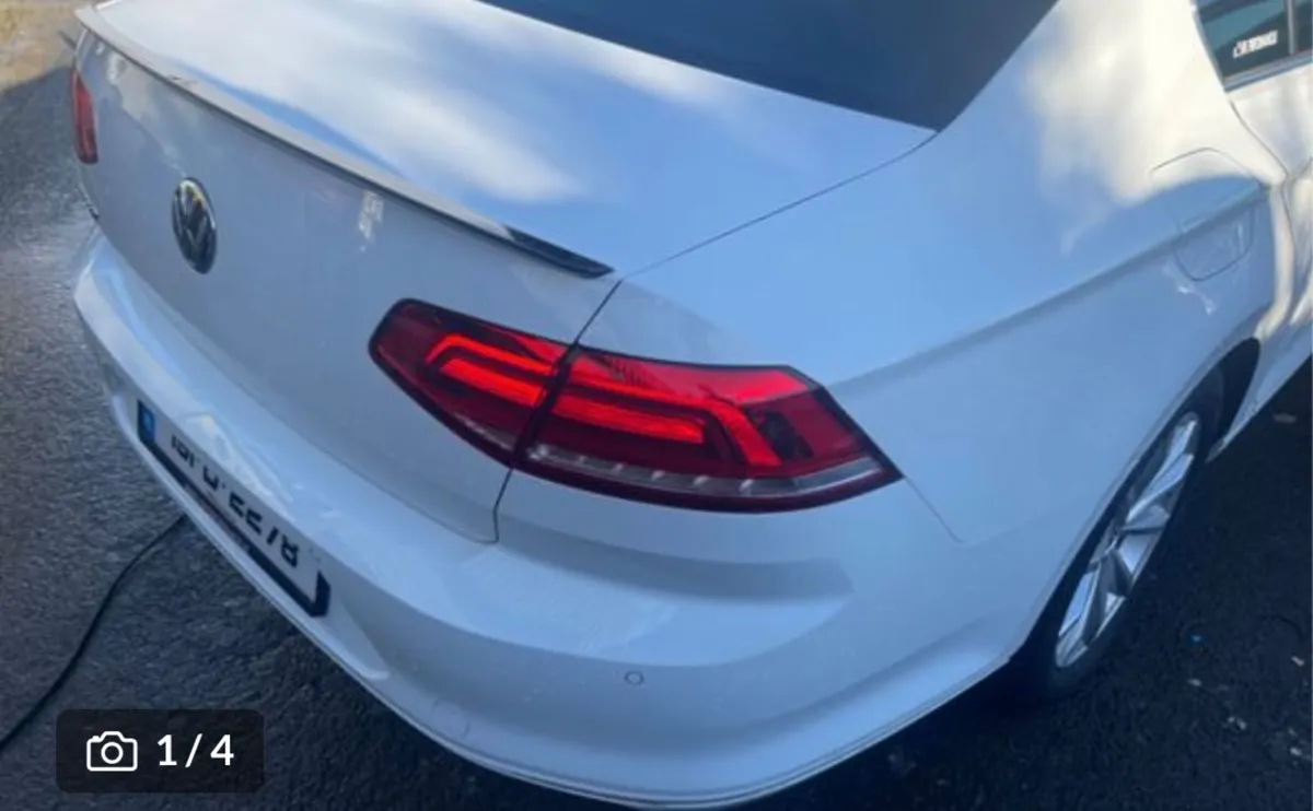 Vw Passat boot spoiler gloss black