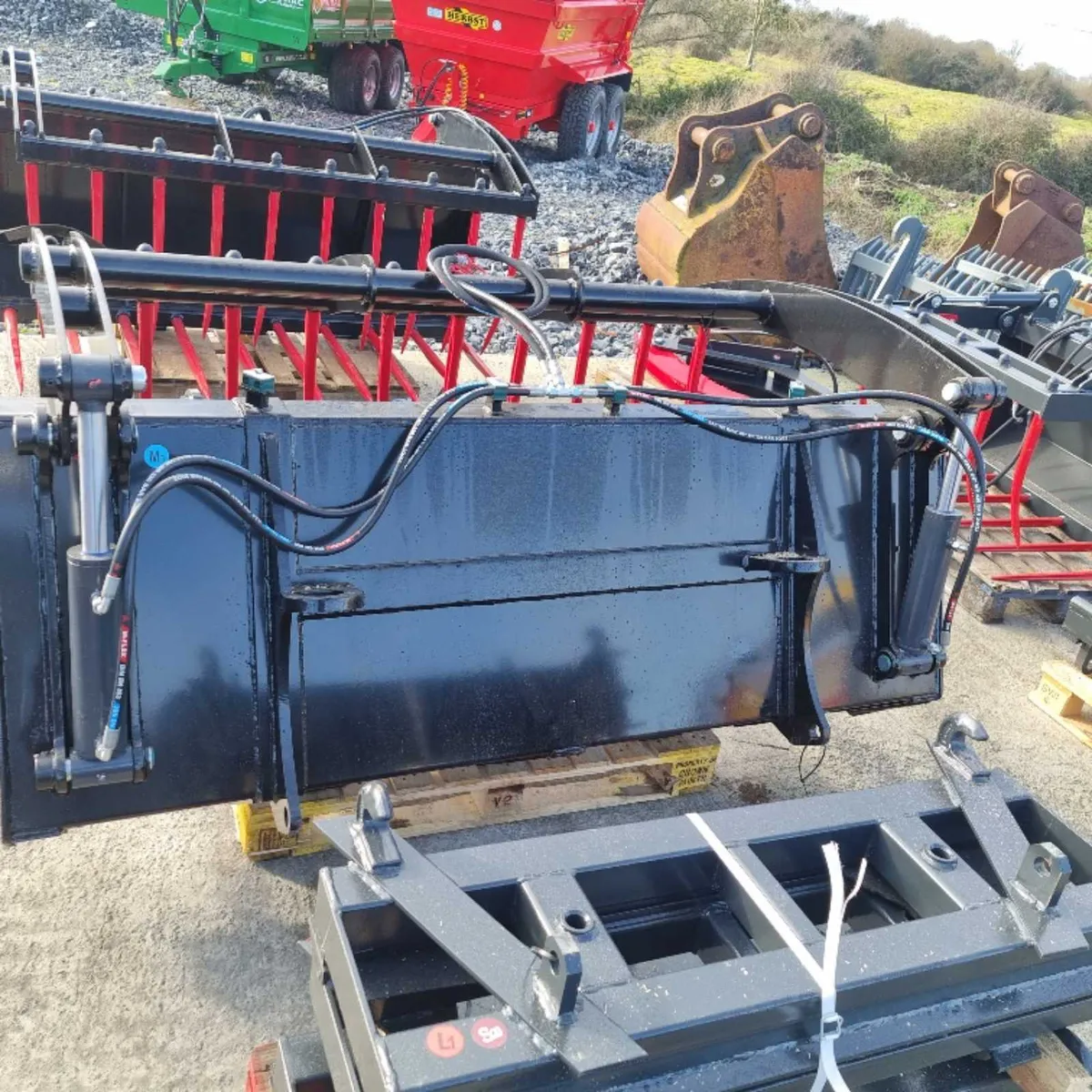 Heavy duty tine grabs - Image 4