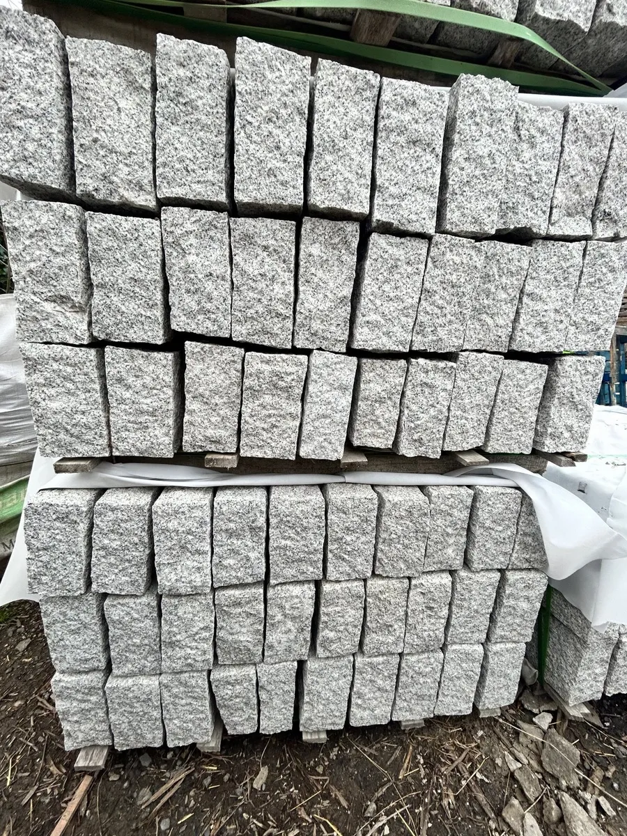 Large Granite Kerbs - Image 3