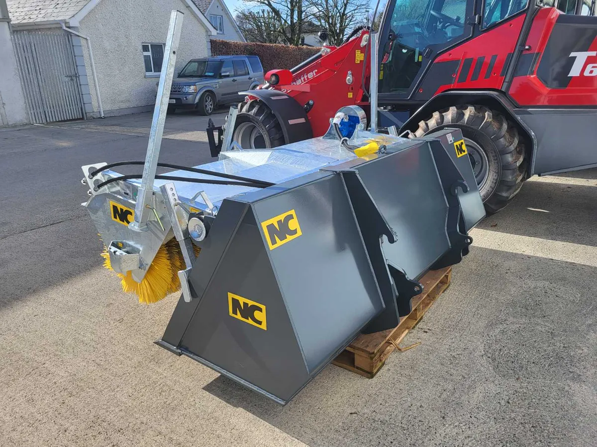 NC Bucket Brush (Euro Brackets) - Image 2