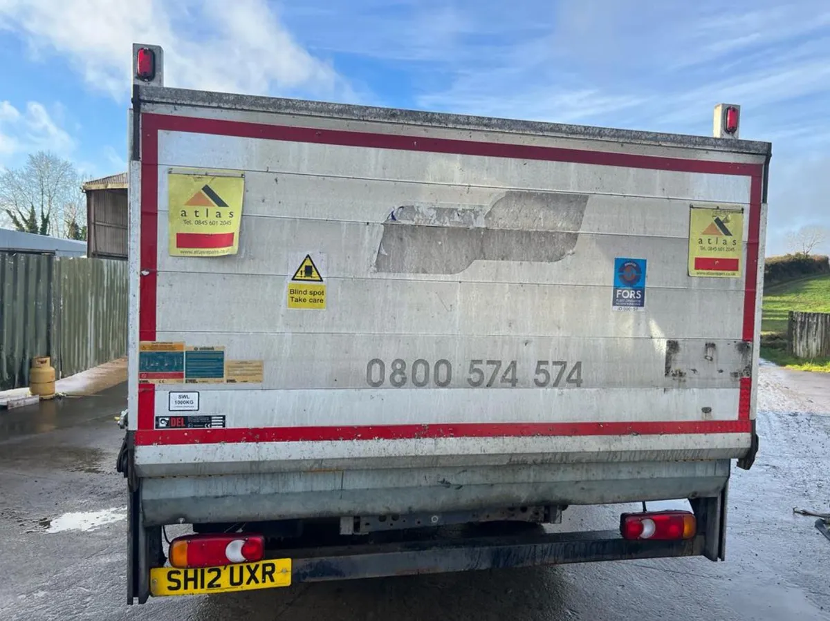 18F flat Dropside with taillift - Image 3