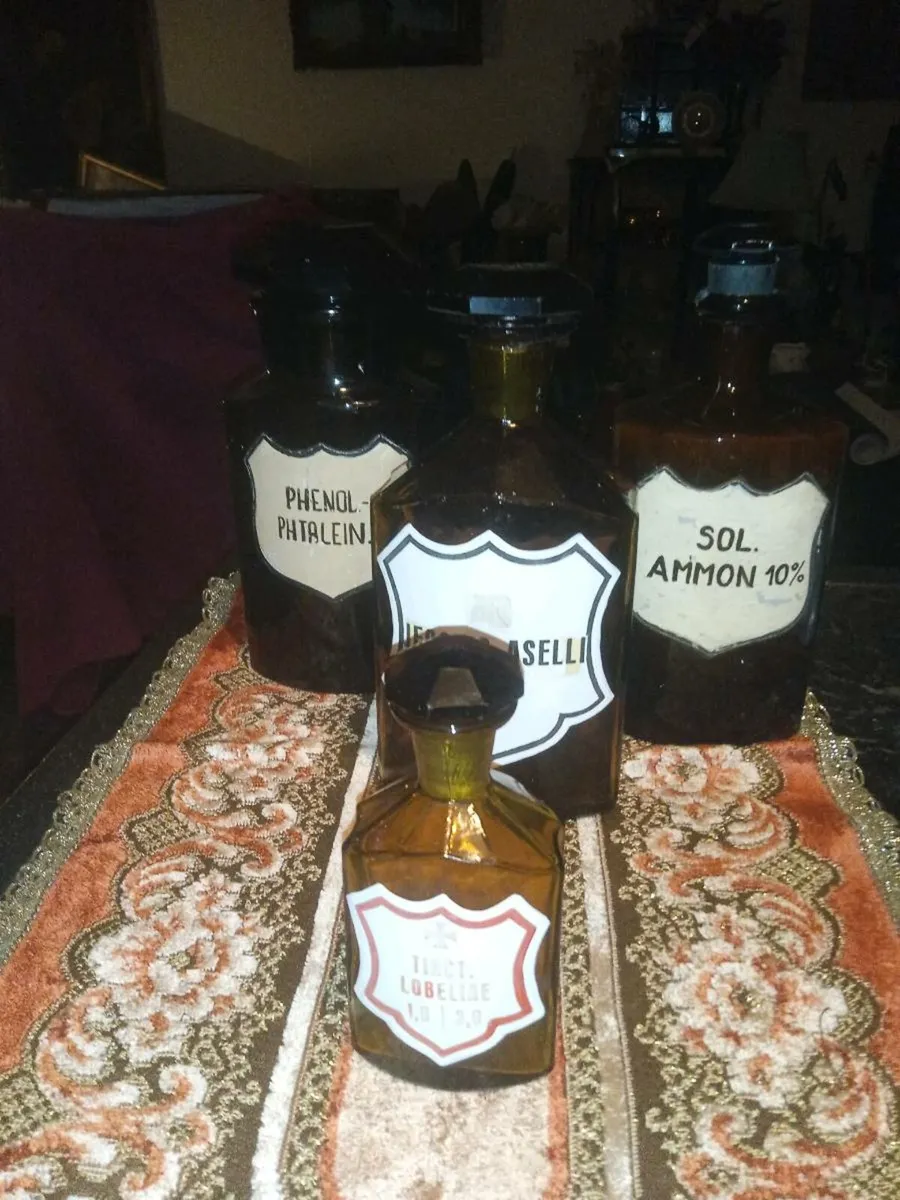 Rare Antique large stunning apothecary bottles - Image 2