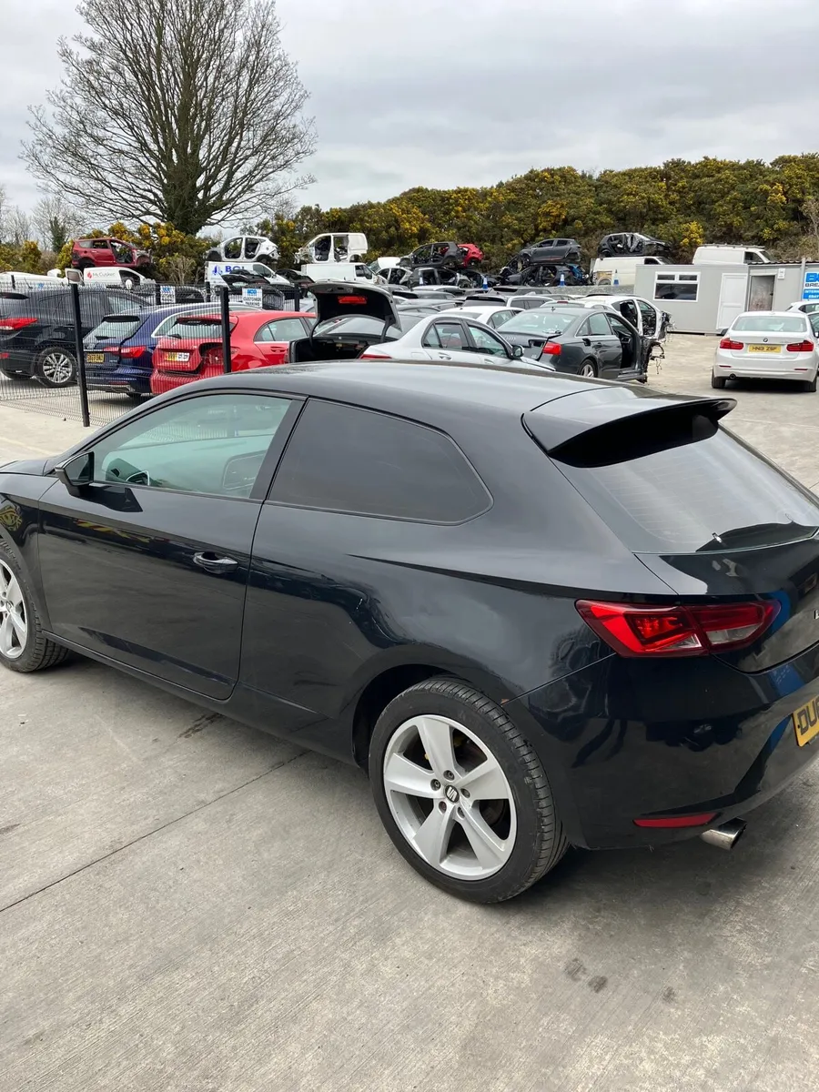 2016 seat Leon parts breaking 3 door - Image 2