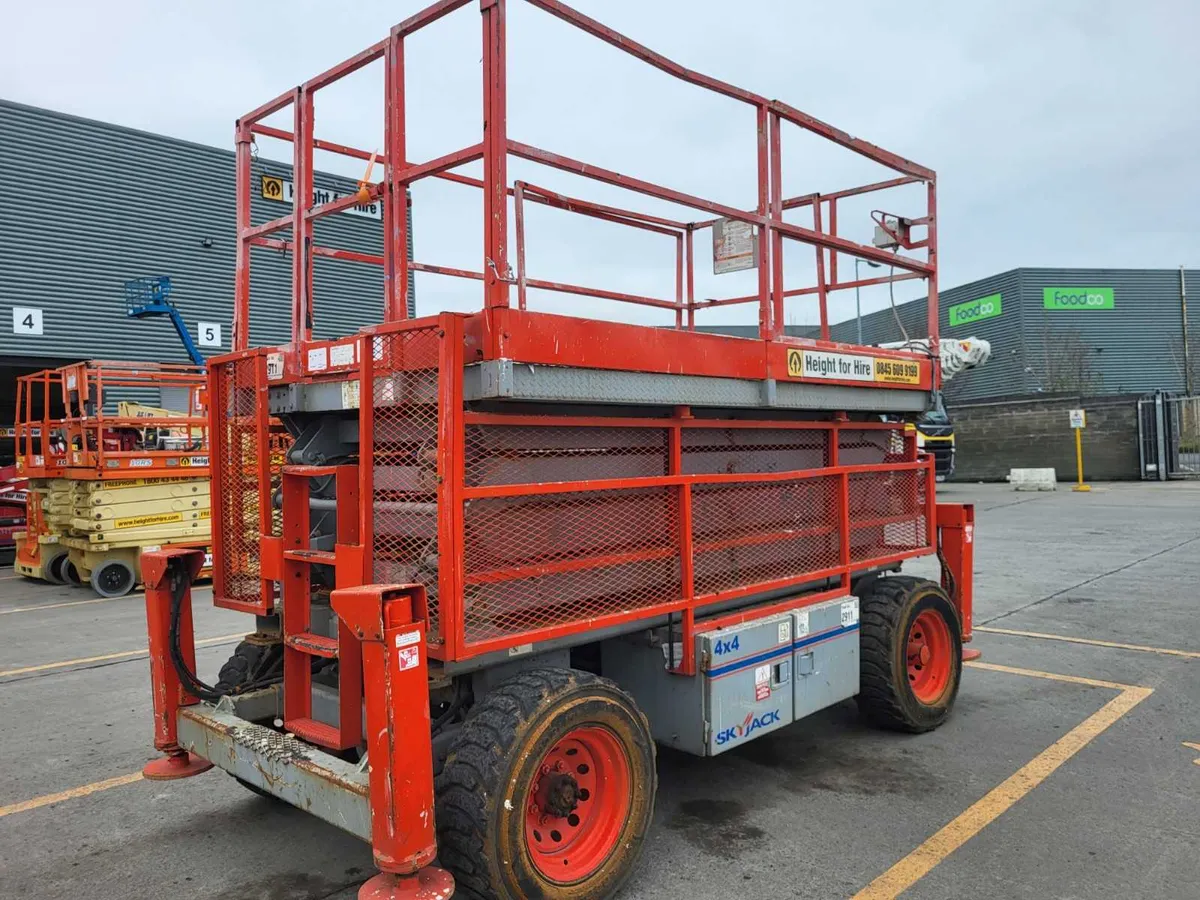 Skyjack SJ7135 RT 12.5m Diesel Scissor - Image 3