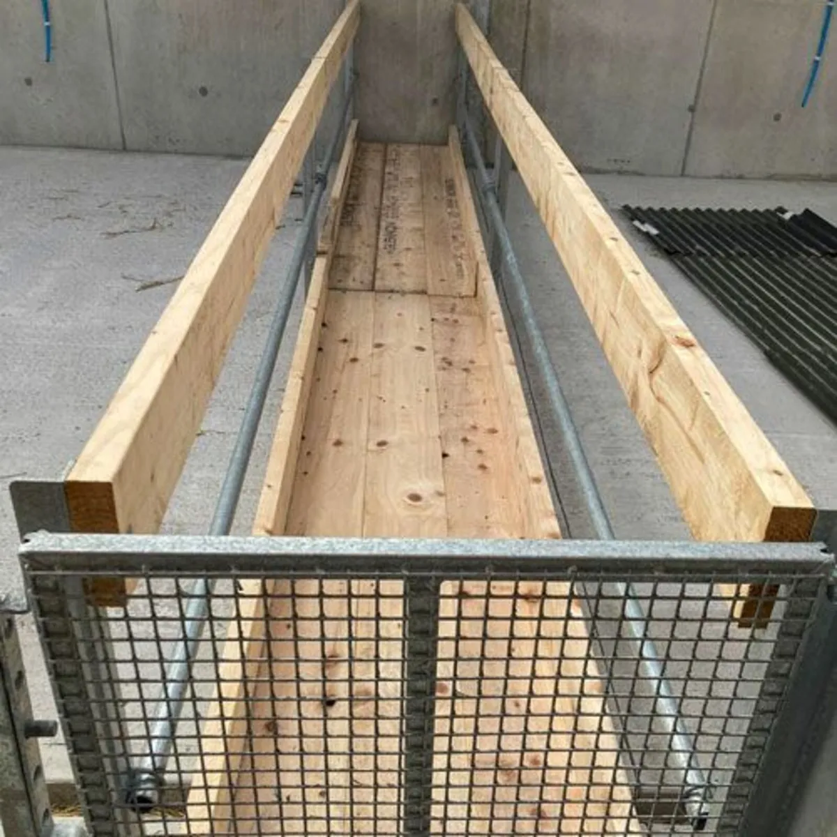 Sheep feeding gates and panels. Leam AGRI - Image 2