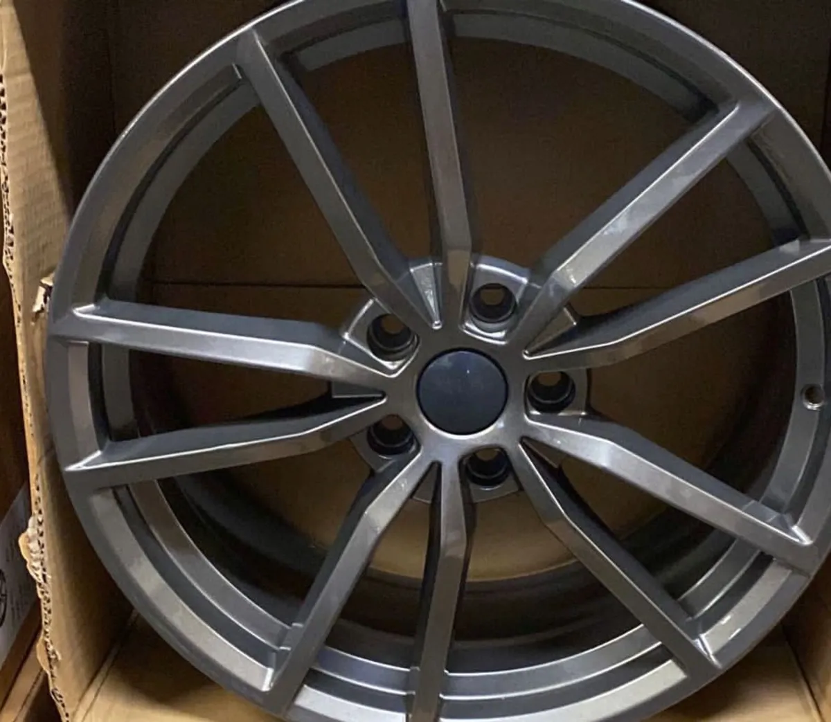18” grey Petoria alloys & tyres 5x112