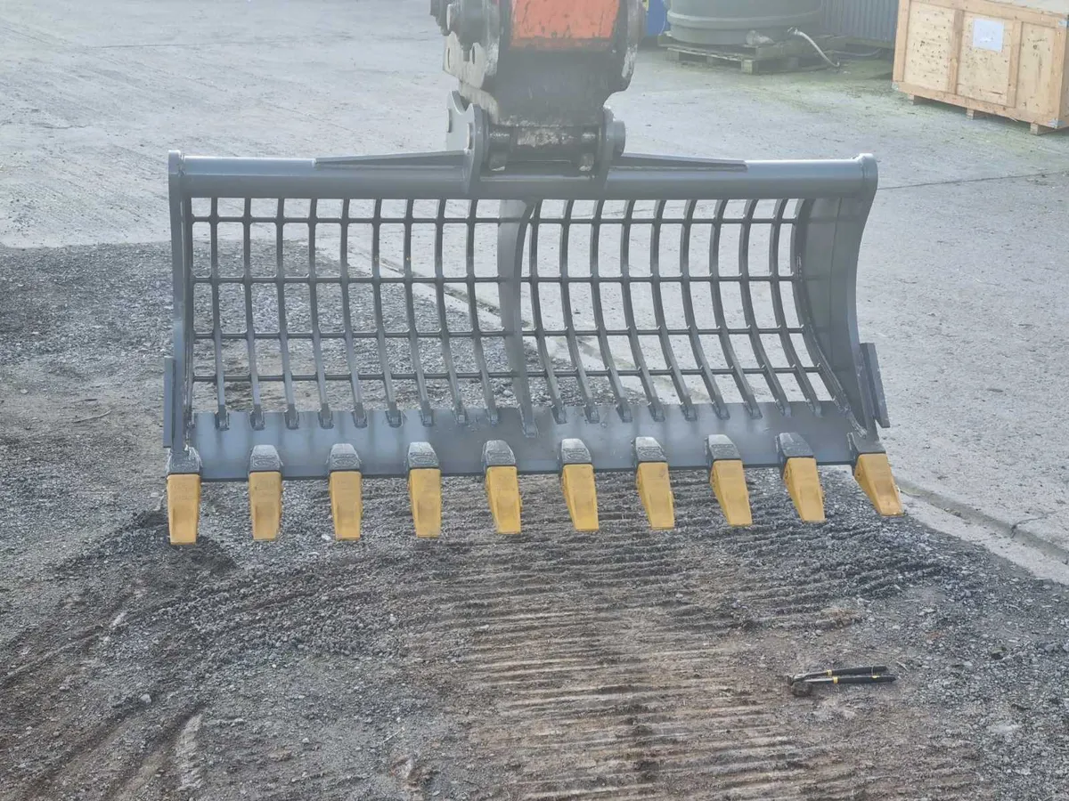 JDE DITCHING RIDDLE RAKES. Designed for land work. - Image 1