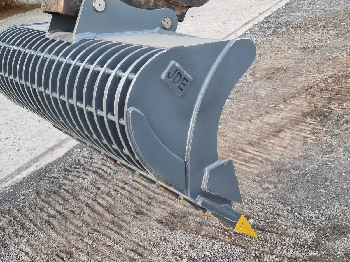 JDE DITCHING RIDDLE RAKES. Designed for land work. - Image 4