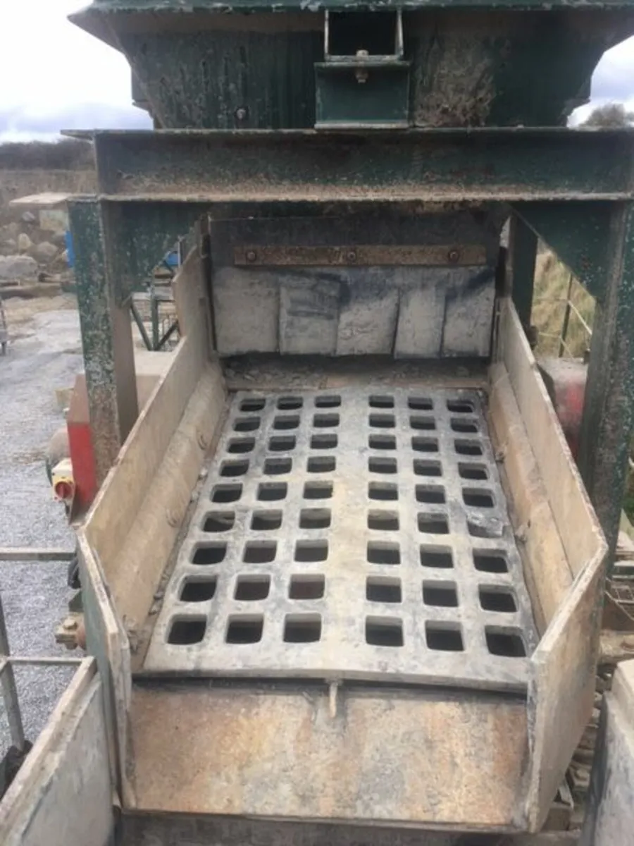 Jaw Crusher 500 x 300 Hopper Feeder Scalper - Image 4