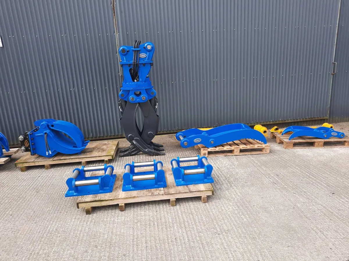 Winter deals on buckets and attachments - Image 2