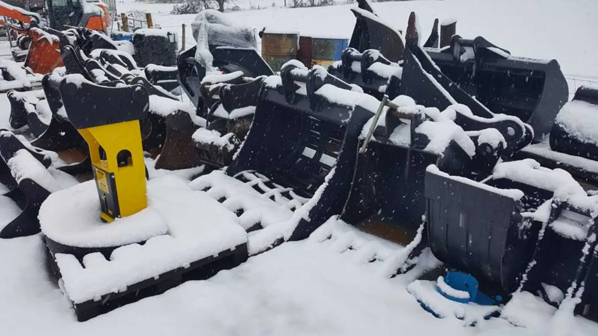Winter deals on buckets and attachments - Image 1