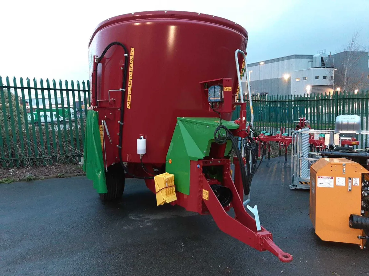 Strautmann 1401 tub feeder - Image 2