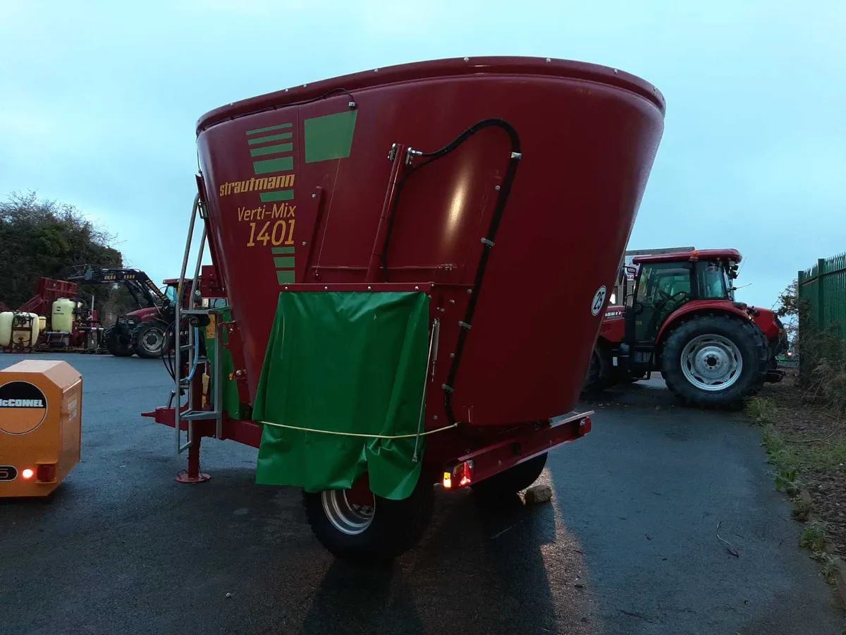 Strautmann 1401 tub feeder - Image 3