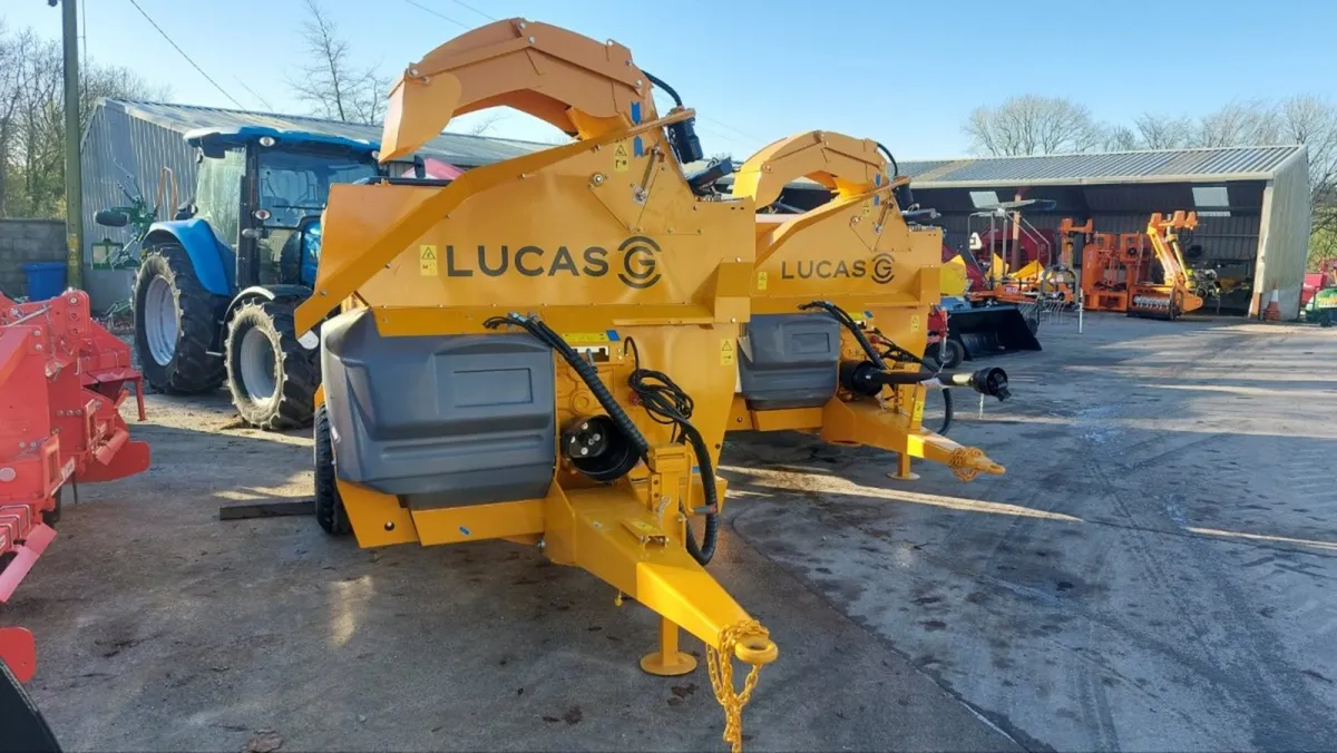 Lucas straw bedder spreader chopper - Image 1