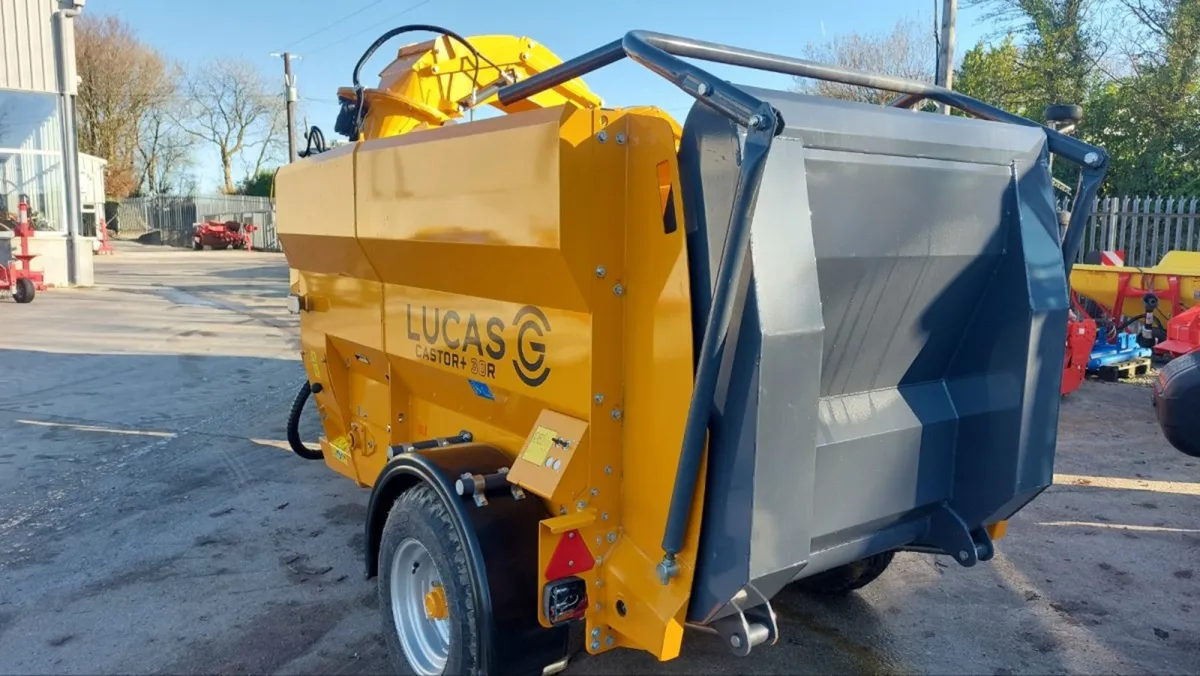 Lucas straw bedder spreader chopper - Image 3