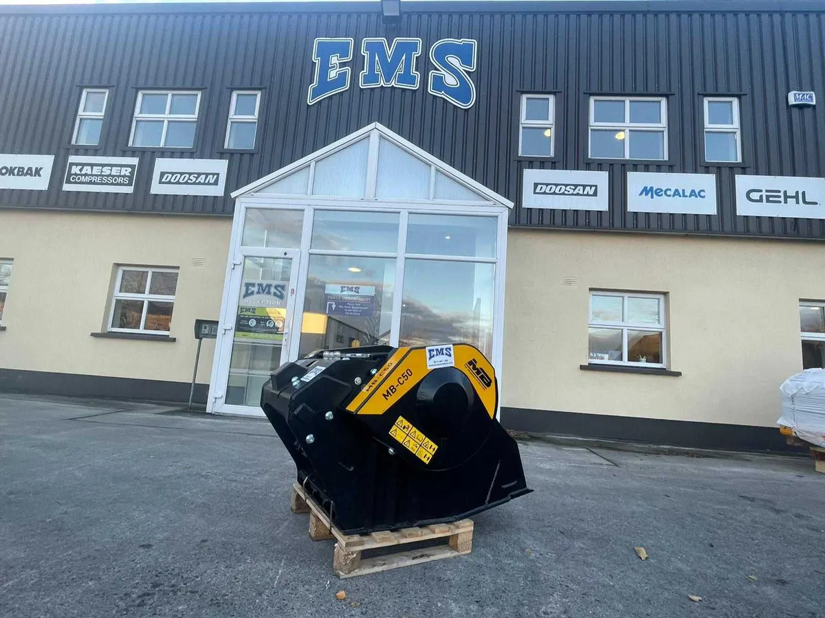New MB-C50 S2 Crusher Bucket - Image 1