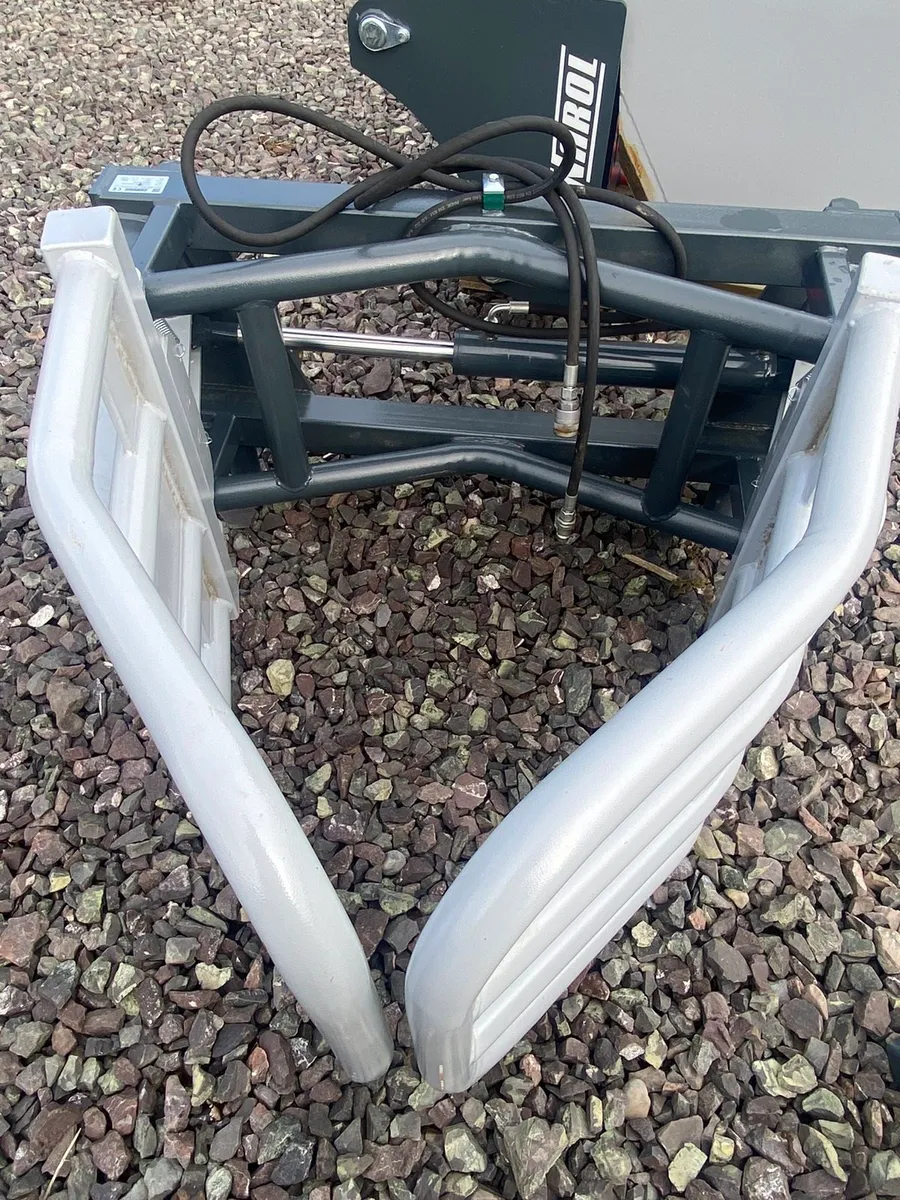 Soft Hands bale handlers - Image 2