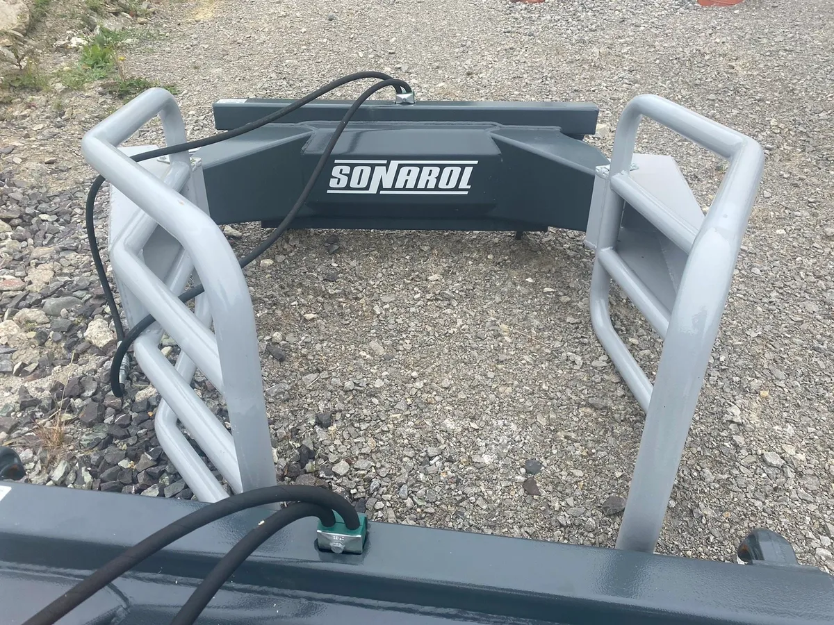 Soft Hands bale handlers - Image 4