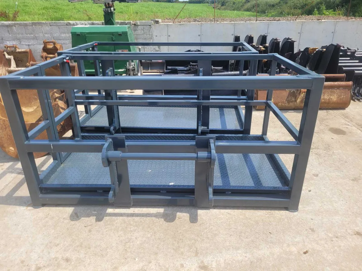 TELEPORTER  SAFETY  CAGES - Image 2