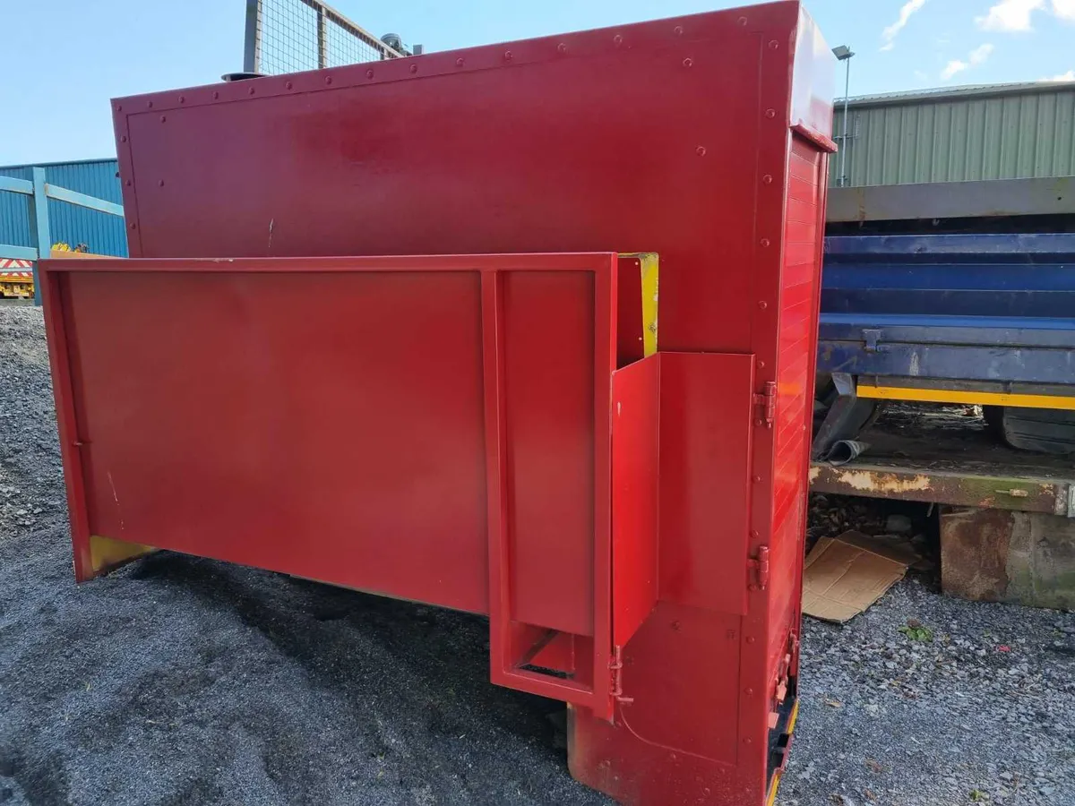 TOOL BOX FOR REAR OF CAB - Image 2