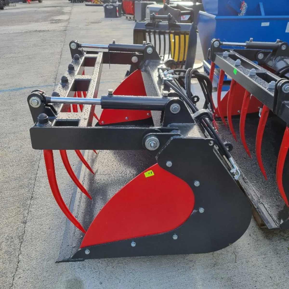 Bucket grabs -Tractor/Telehandler - Image 1