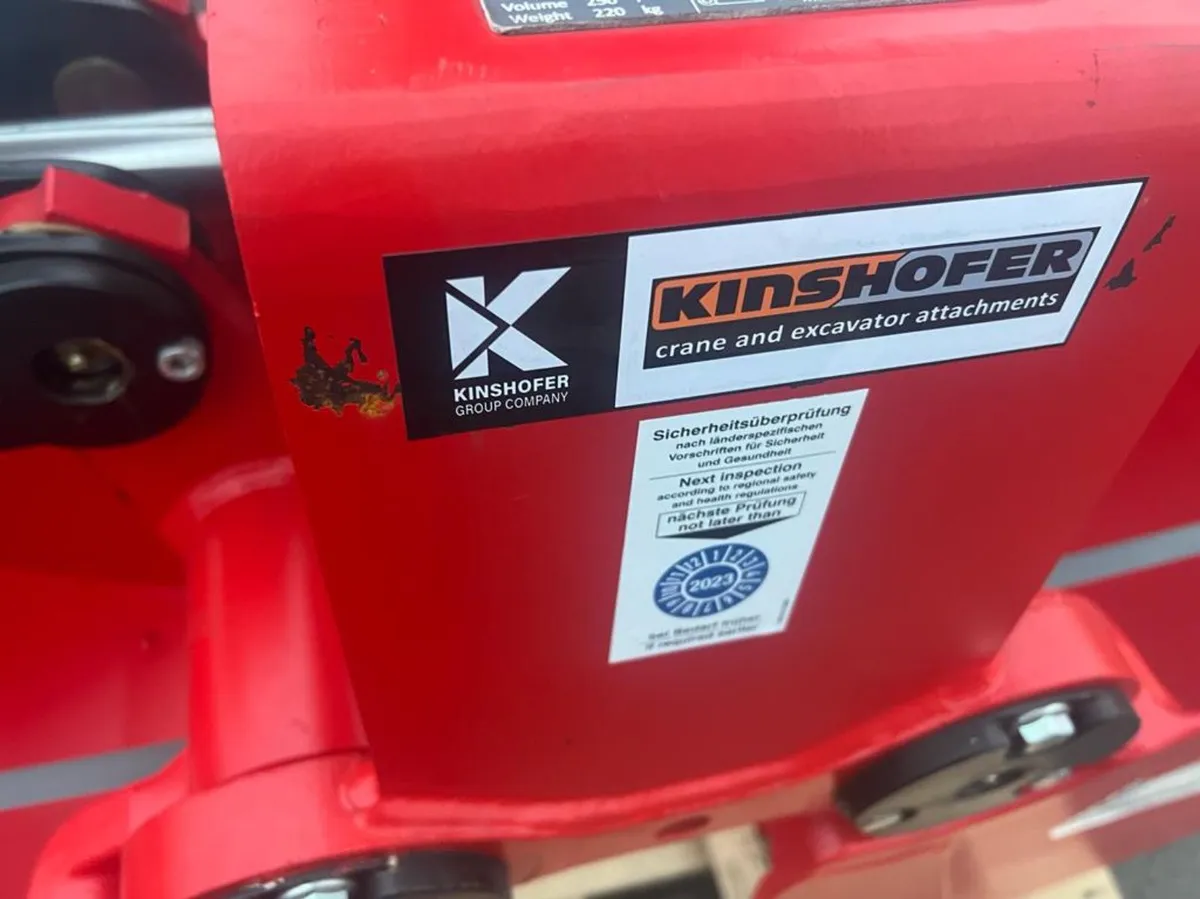 Clamshell Buckets - New and Used Available - Image 2